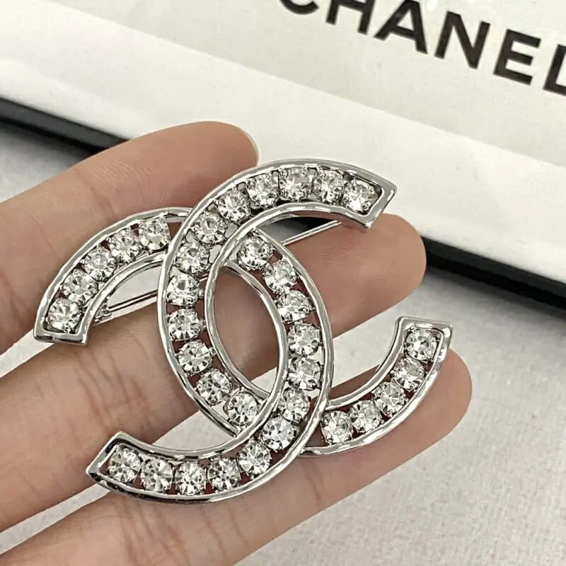 chanel brooches pour femme s_12347574